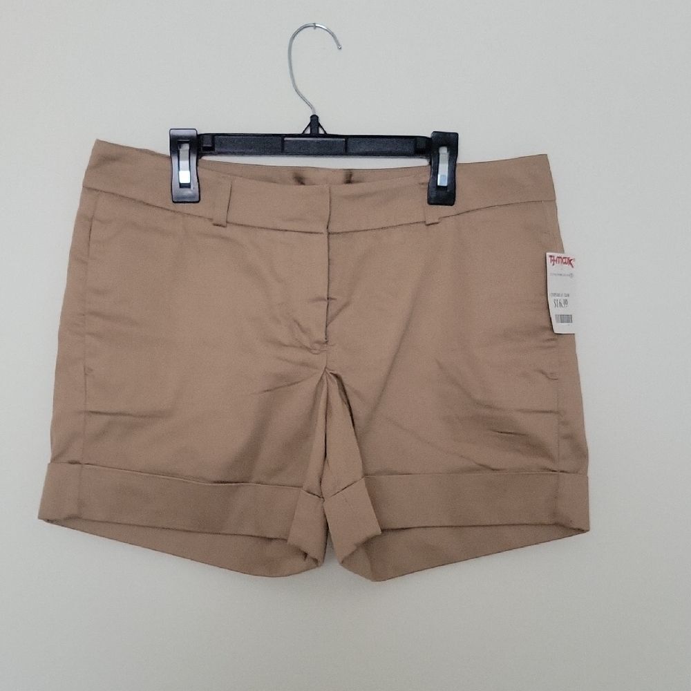 Express Tan Flat front Academia Smart Casual Women's Shorts Size 6